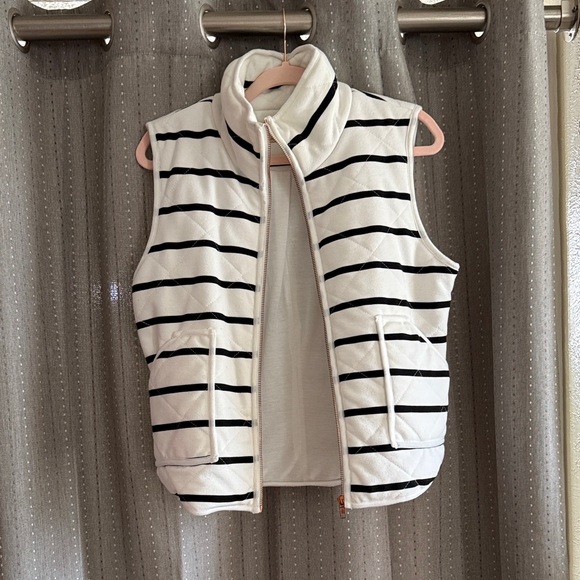 Women's Striped Quilted Vest - Black and White - Picture 4 of 5